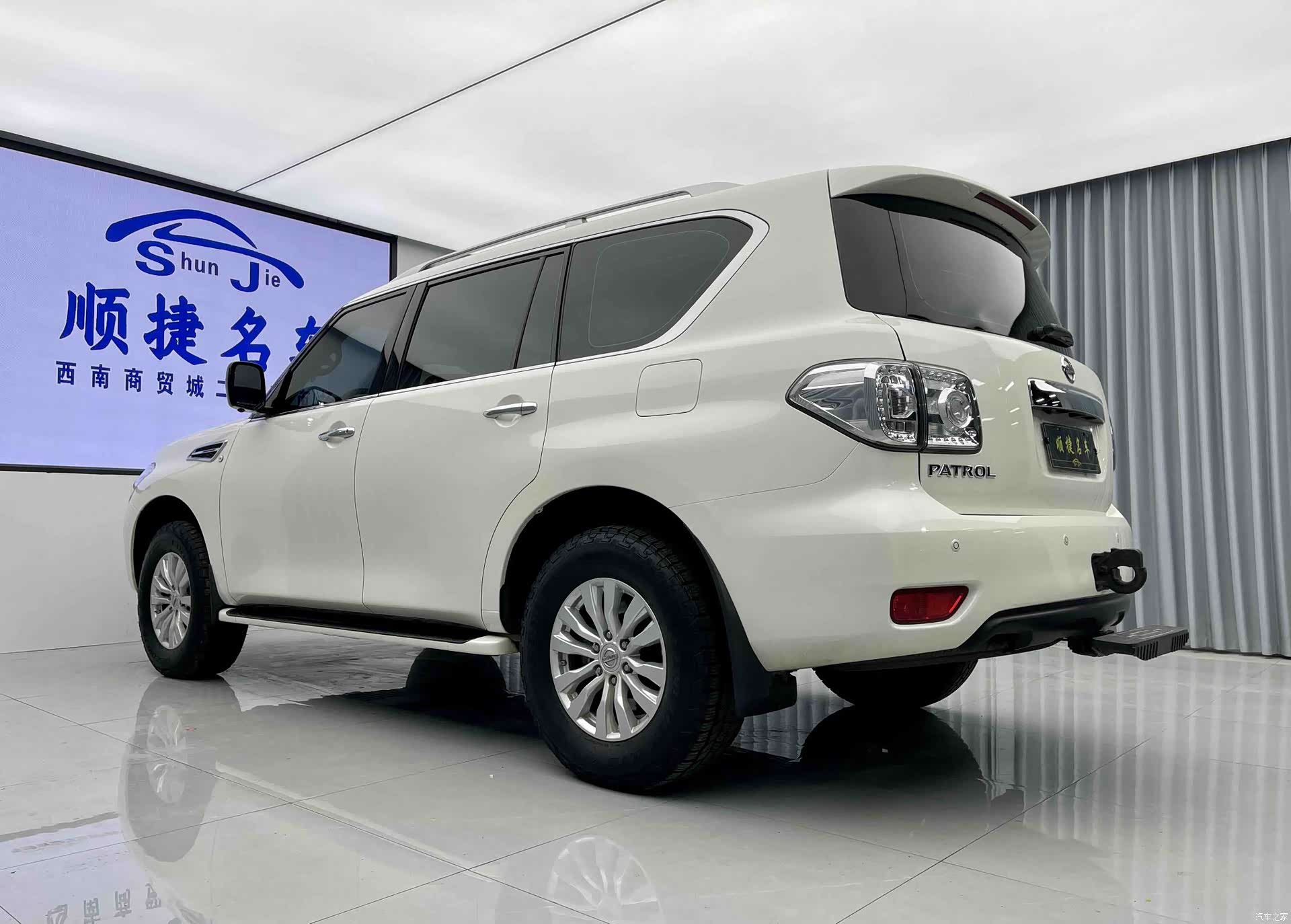Nissan Patrol, 2017 16