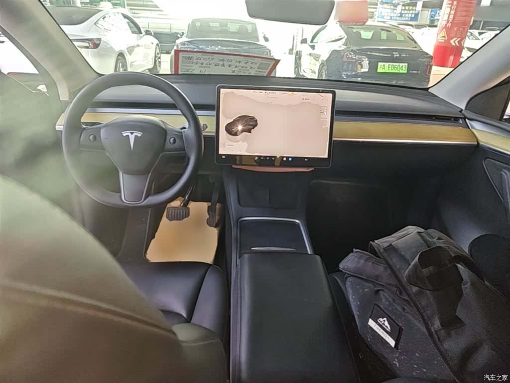 Tesla Model Y, 2023 10