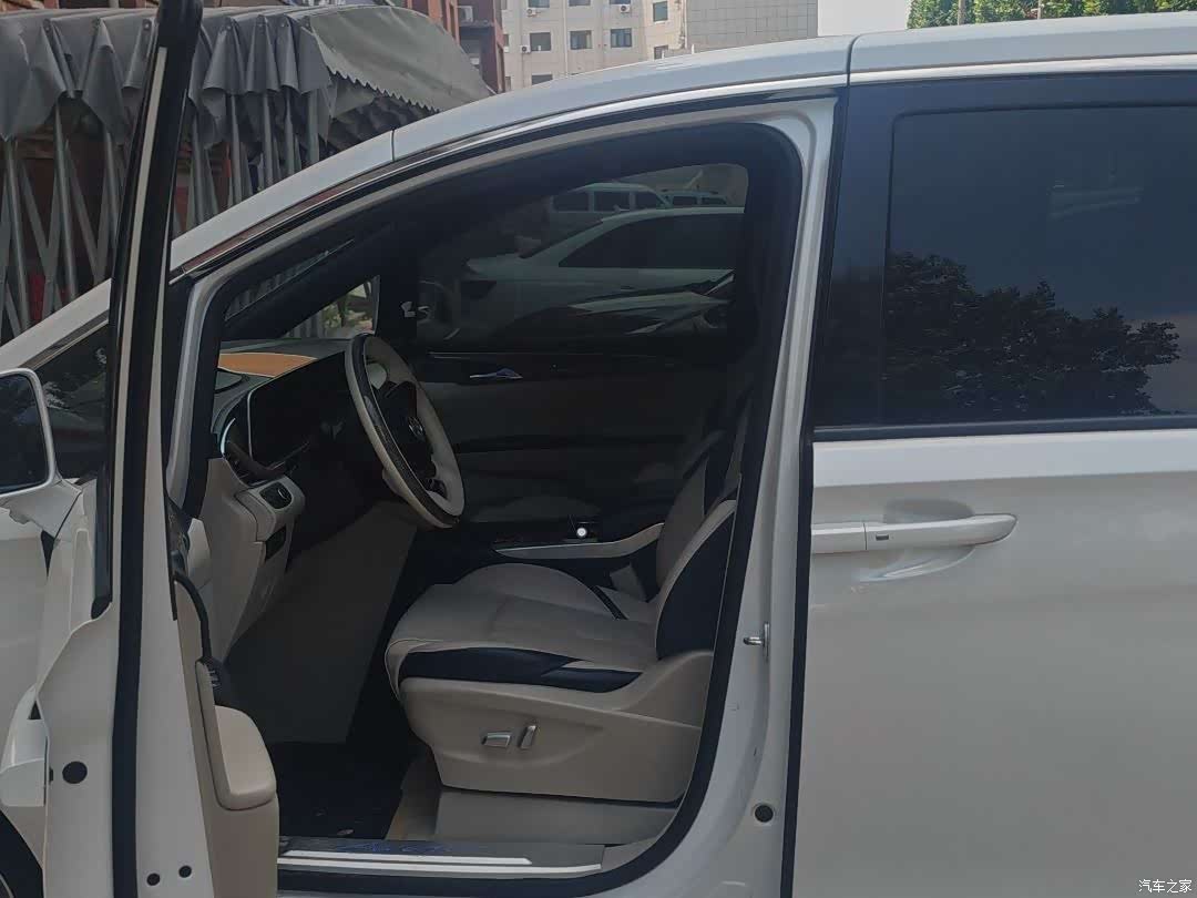 Buick GL8, 2020 9