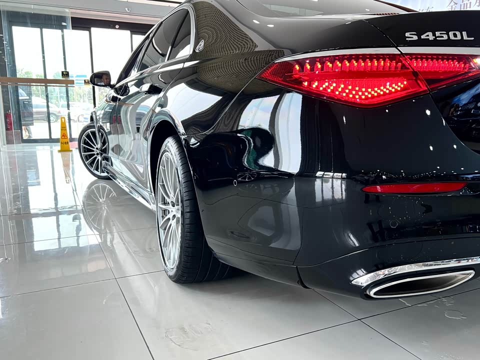 Mercedes-Benz S-class Mercedes-Benz S-class