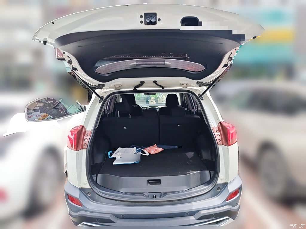 Toyota RAV4, 2016 10