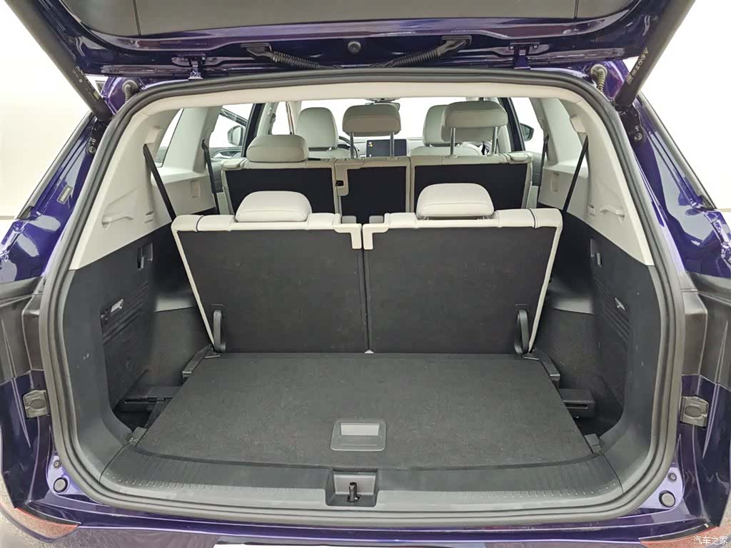 Volkswagen ID.6, 2022 7