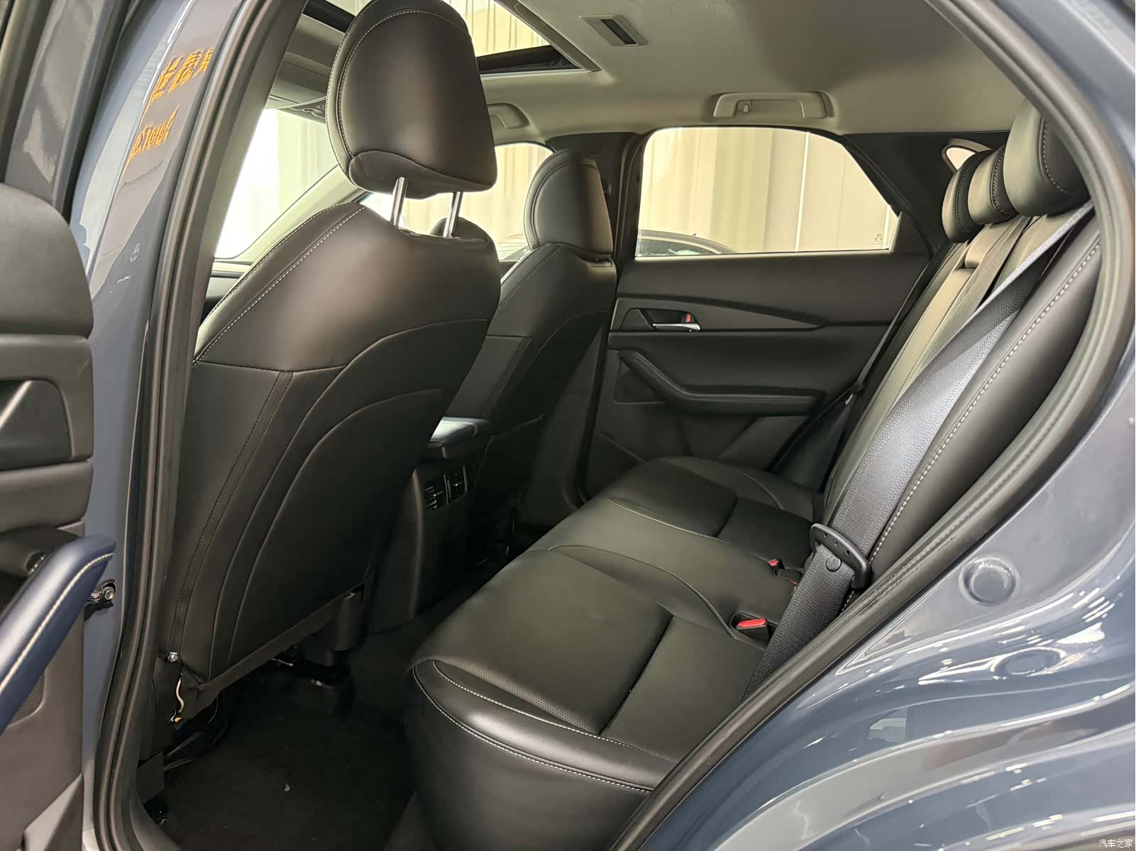 Mazda CX-30, 2022 все фото