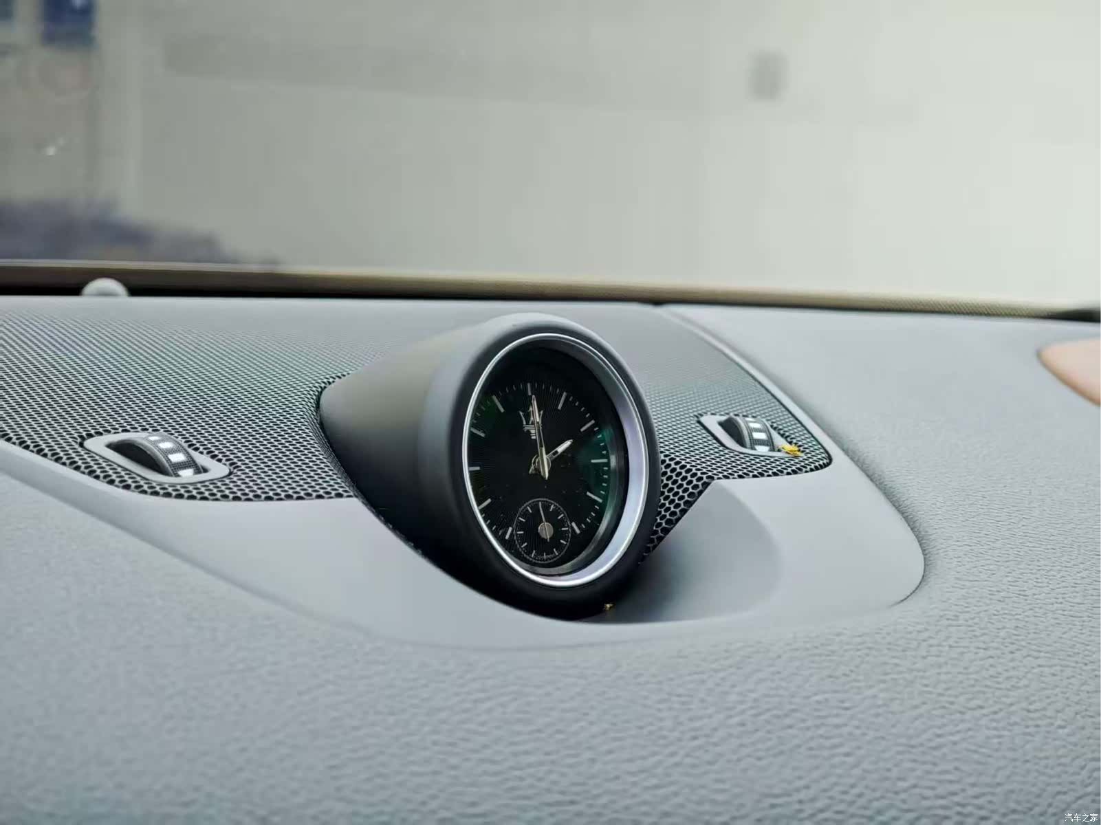 Maserati Levante, 2018 11
