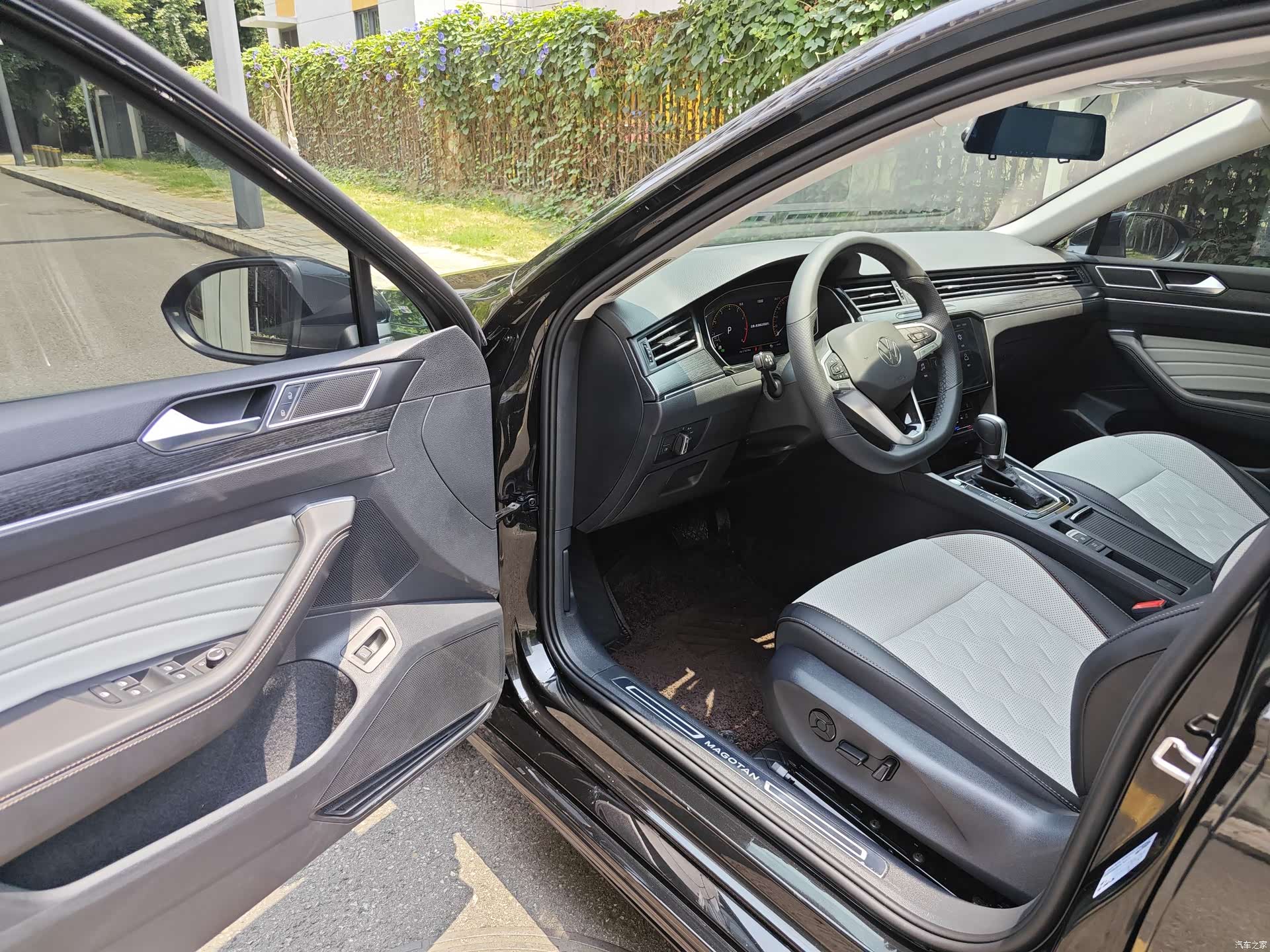 Volkswagen Magotan, 2025 12