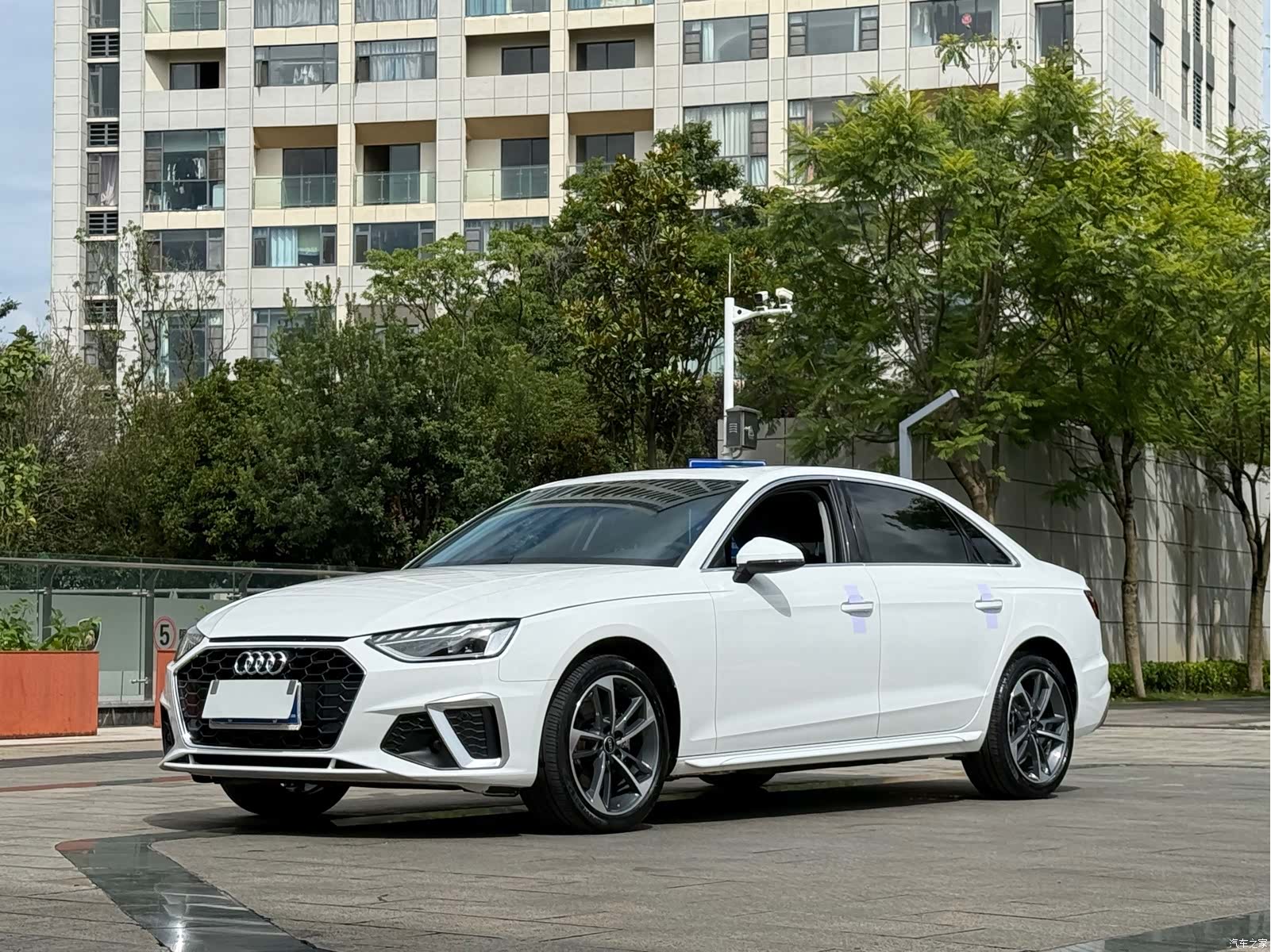Audi A4L, 2022 1