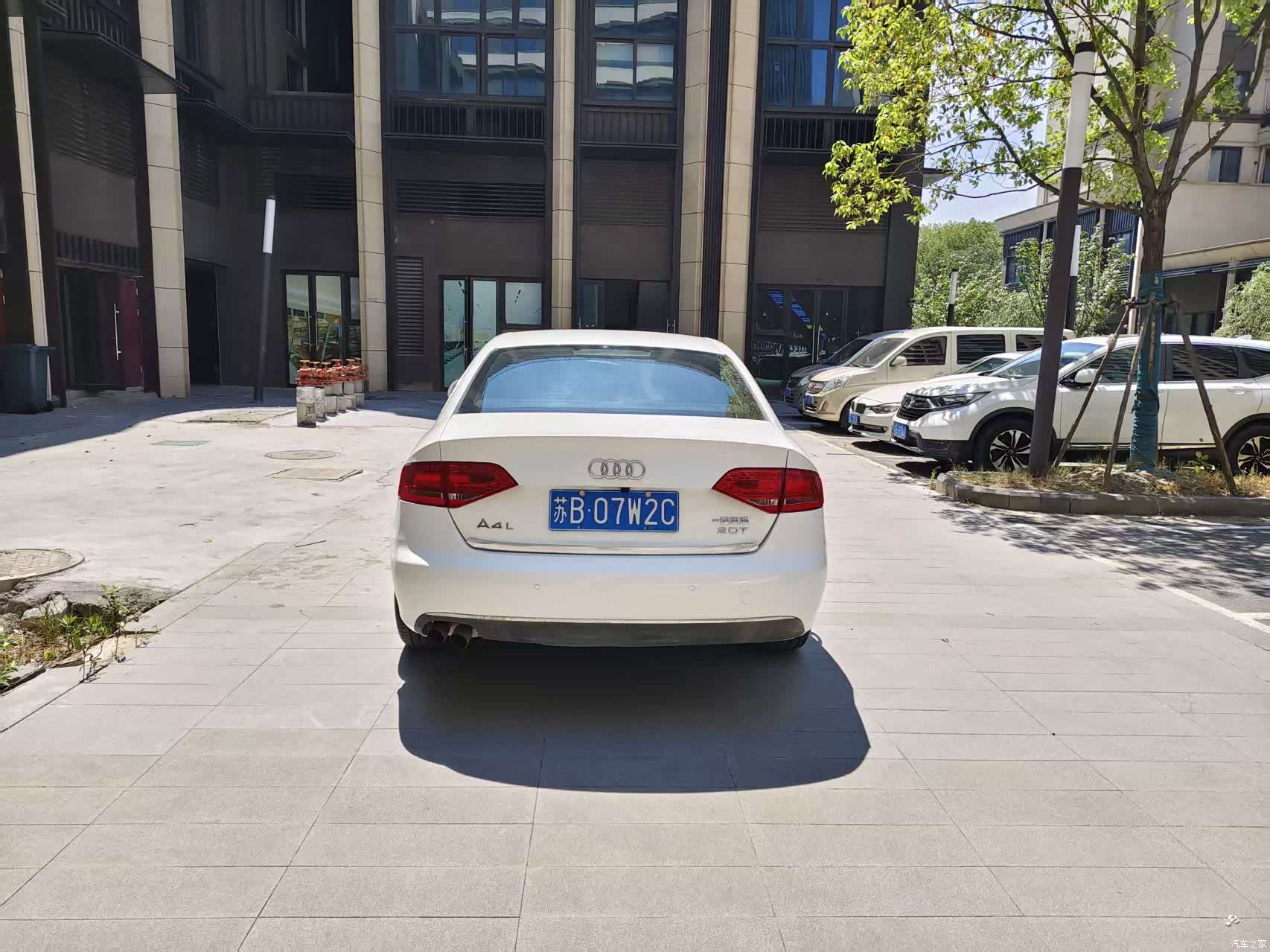 Audi A4L, 2012 3