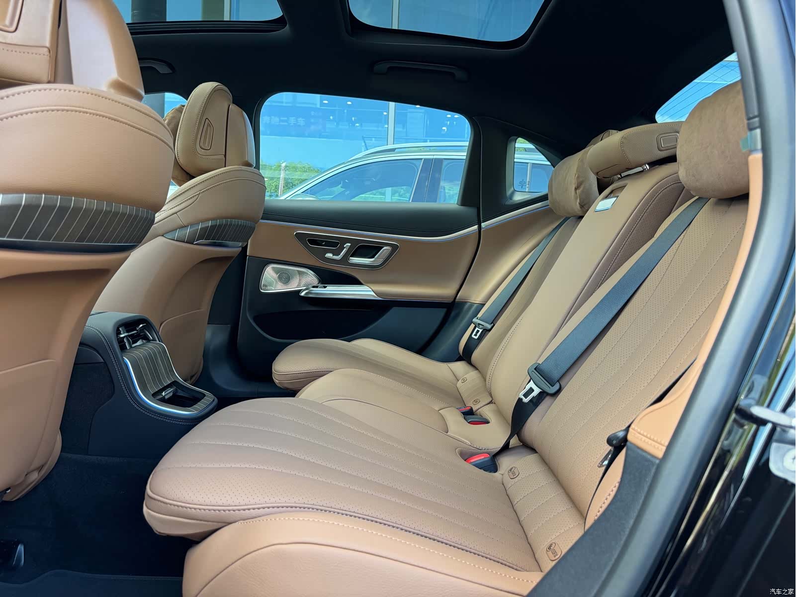 Mercedes-Benz E-Class, 2026 16