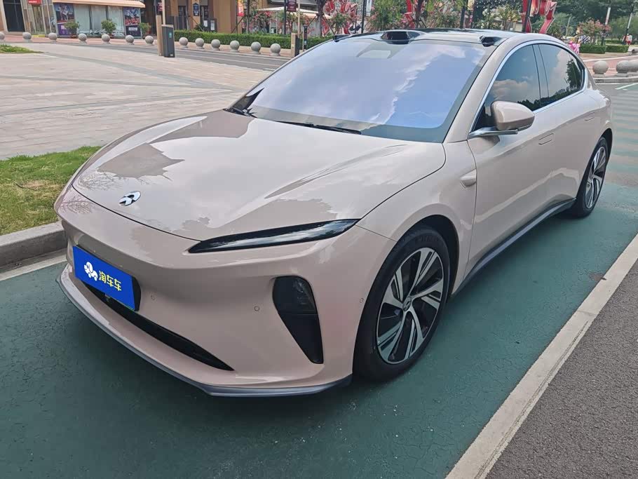 NIO ET5