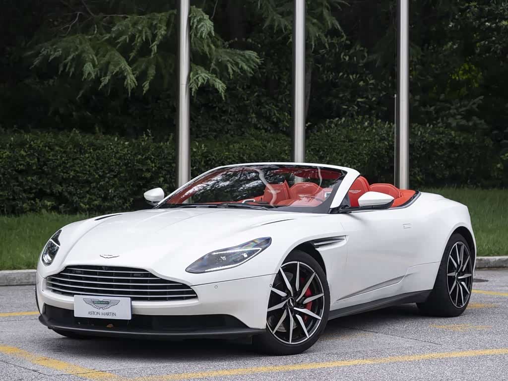 Aston Martin DB11