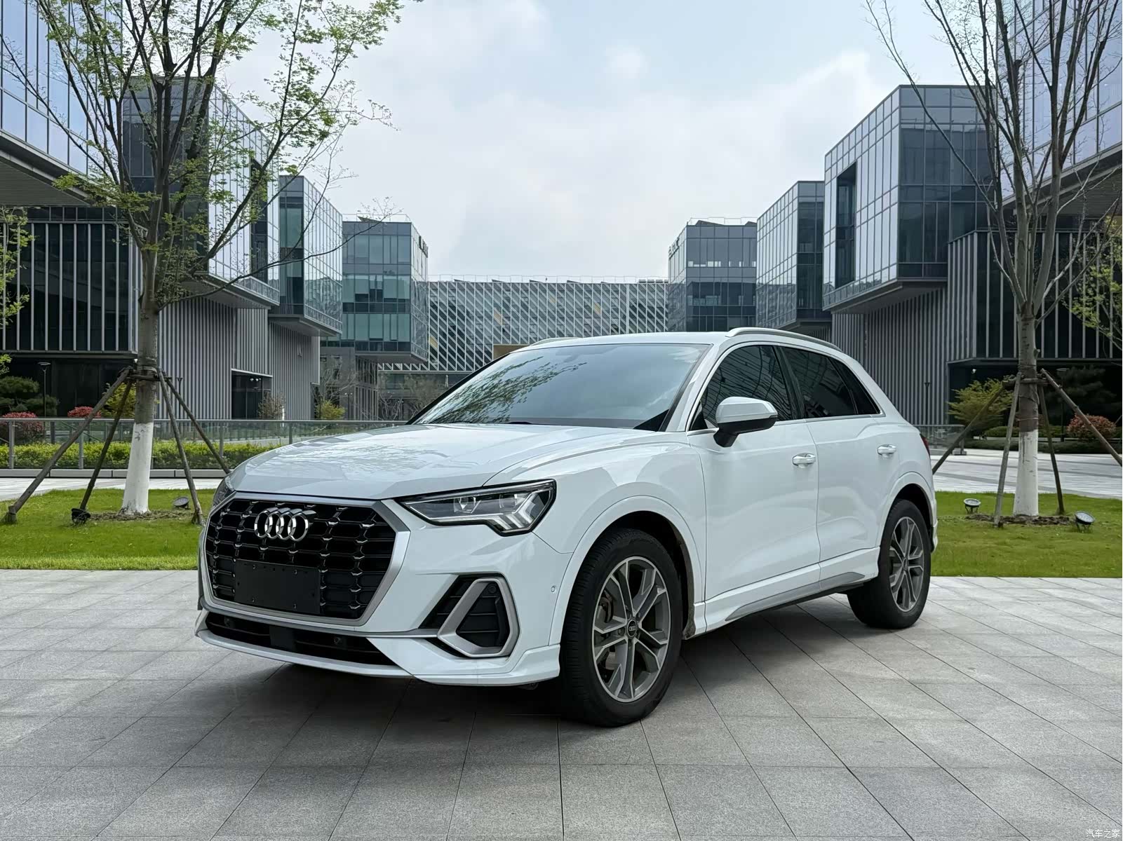 Audi Q3, 2021 1