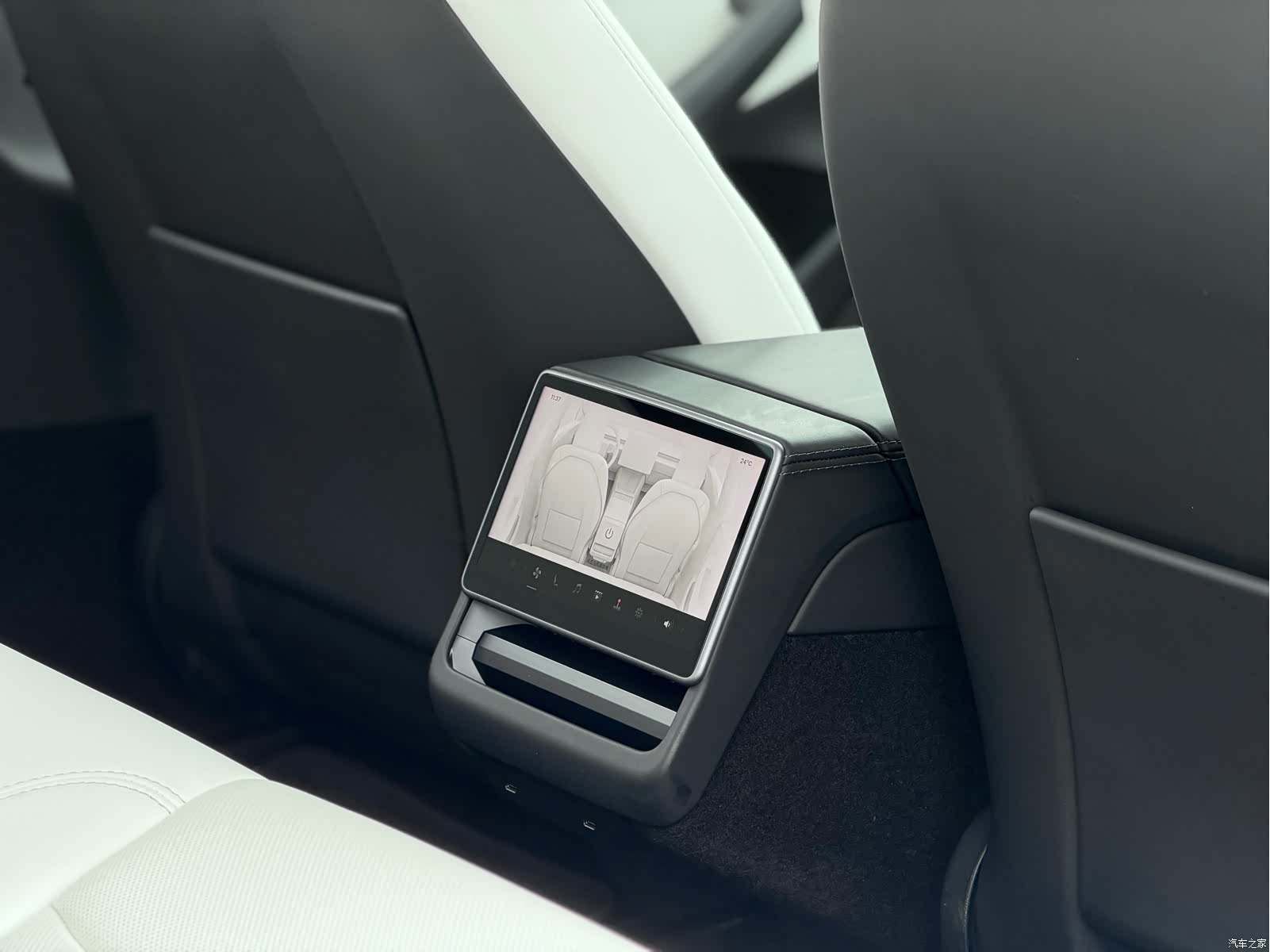 Tesla Model 3, 2024 14