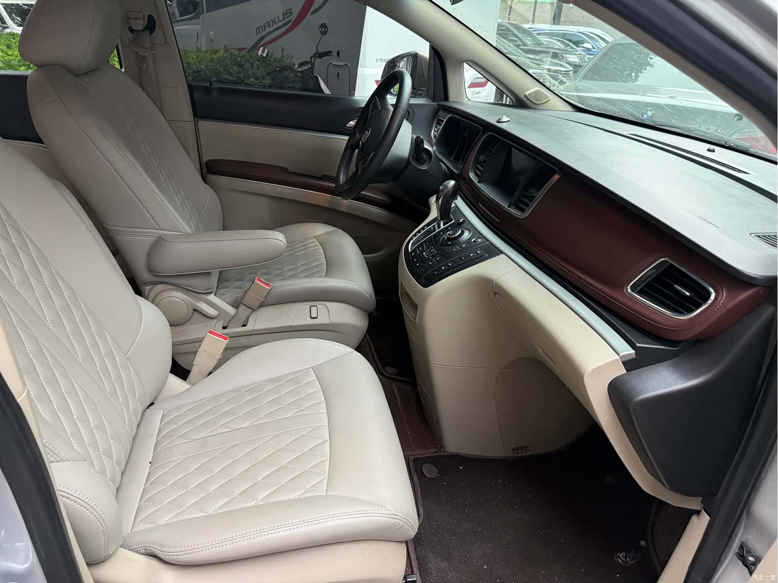 Buick GL8, 2020 9