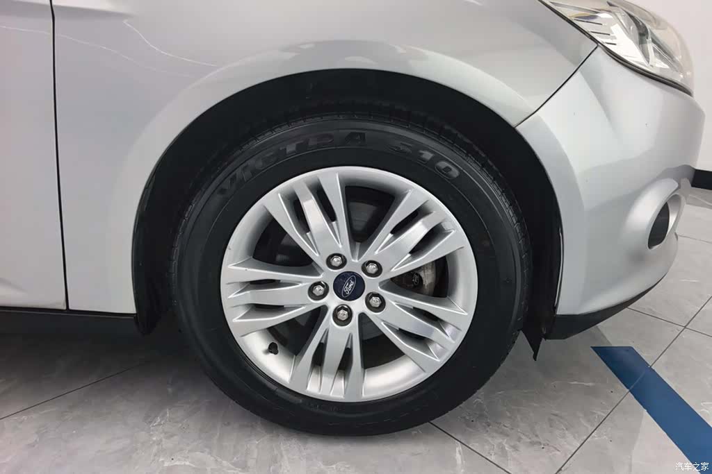 Ford Focus, 2013 6