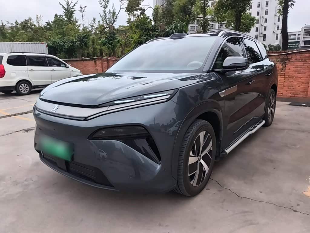 BYD Tang L