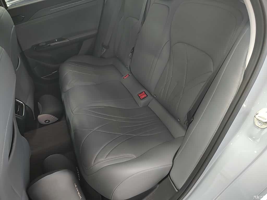 Geely Galaxy L6, 2025 17