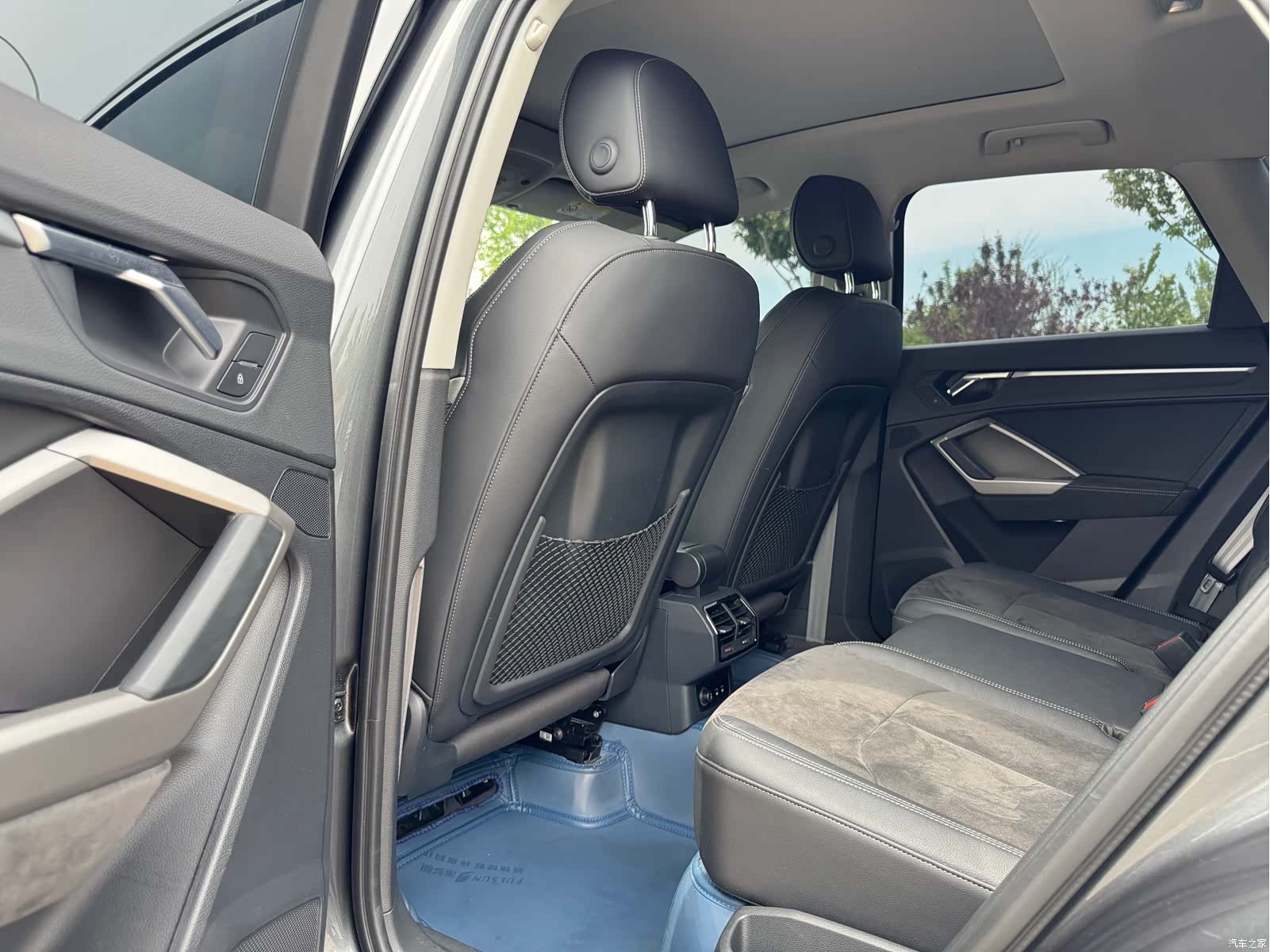 Audi Q3, 2022 10
