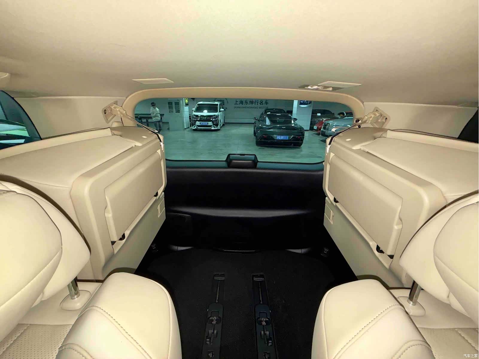 Toyota Vellfire, 2022 26