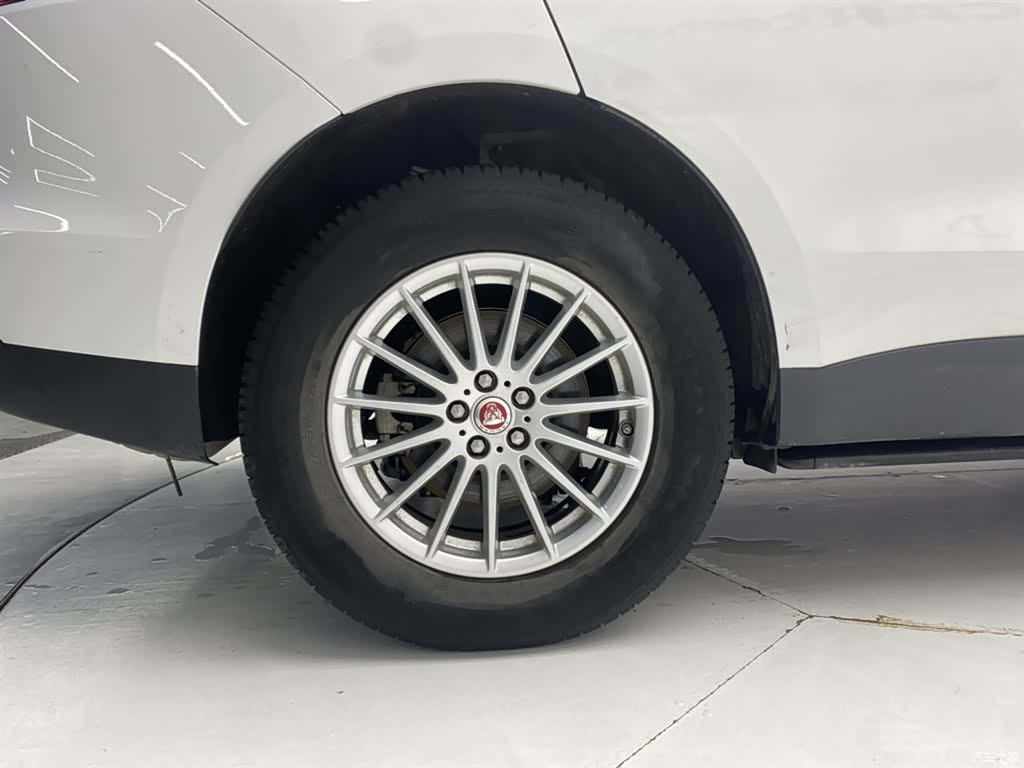 Jaguar F-PACE, 2017 11