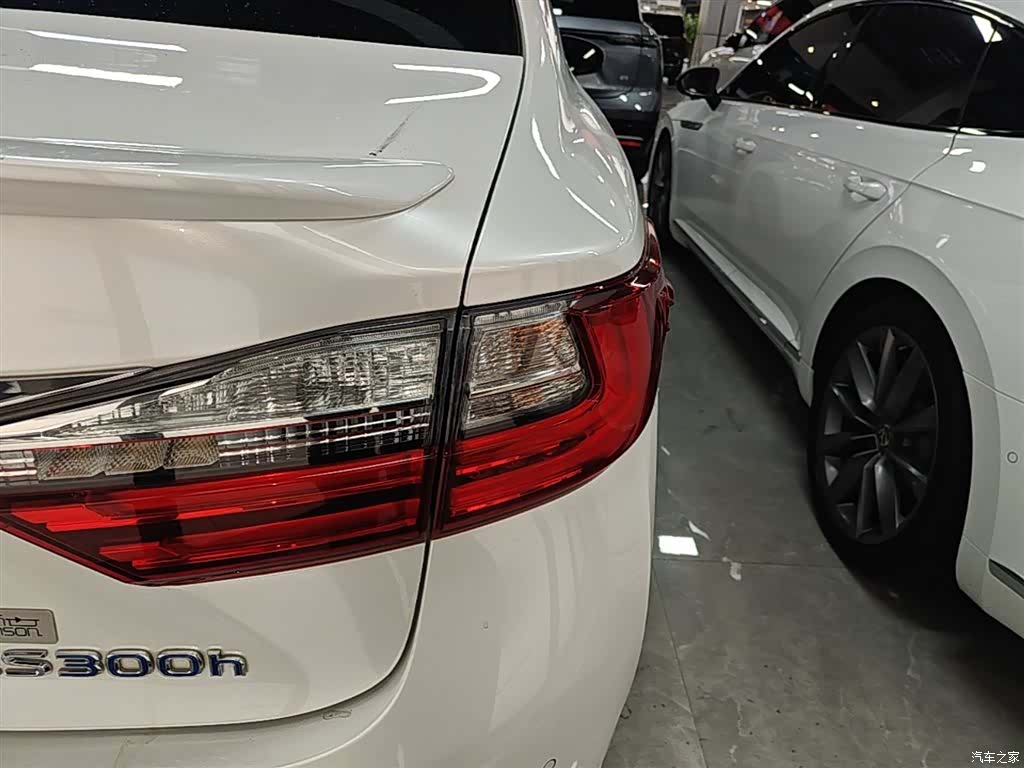 Lexus ES, 2018 8