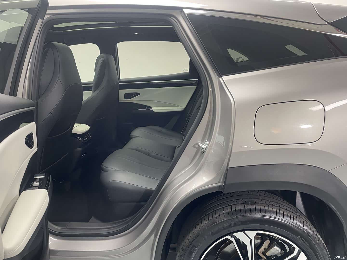 Geely Galaxy L7, 2024 10