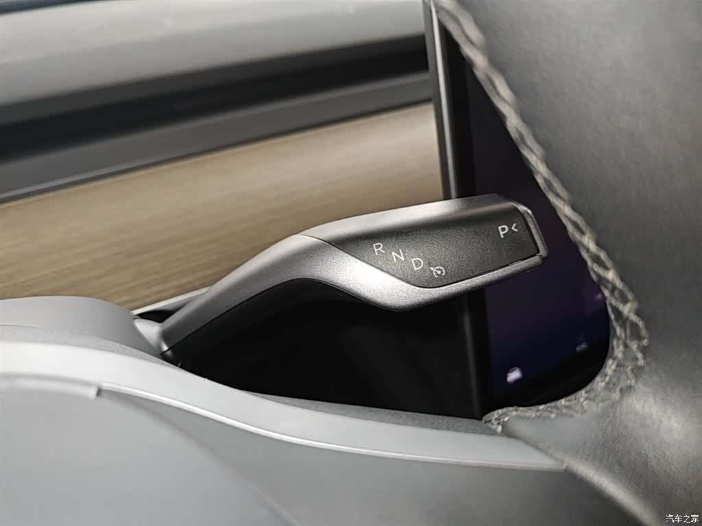 Tesla Model Y, 2023 14
