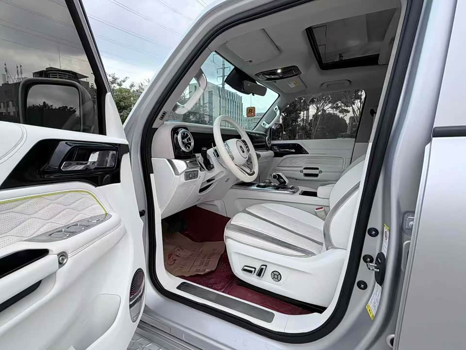 CrossBoundary Co-creation tank 300