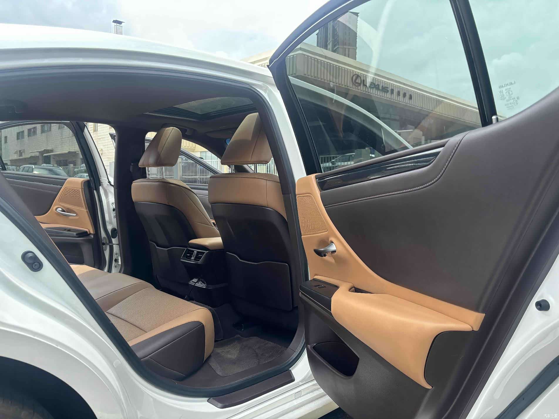 Lexus ES, 2021 12