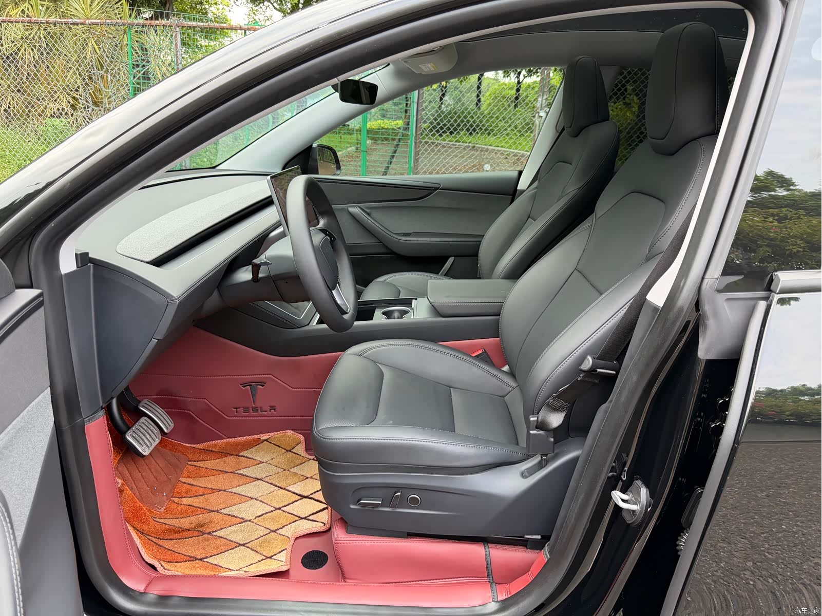 Tesla Model Y, 2025 15