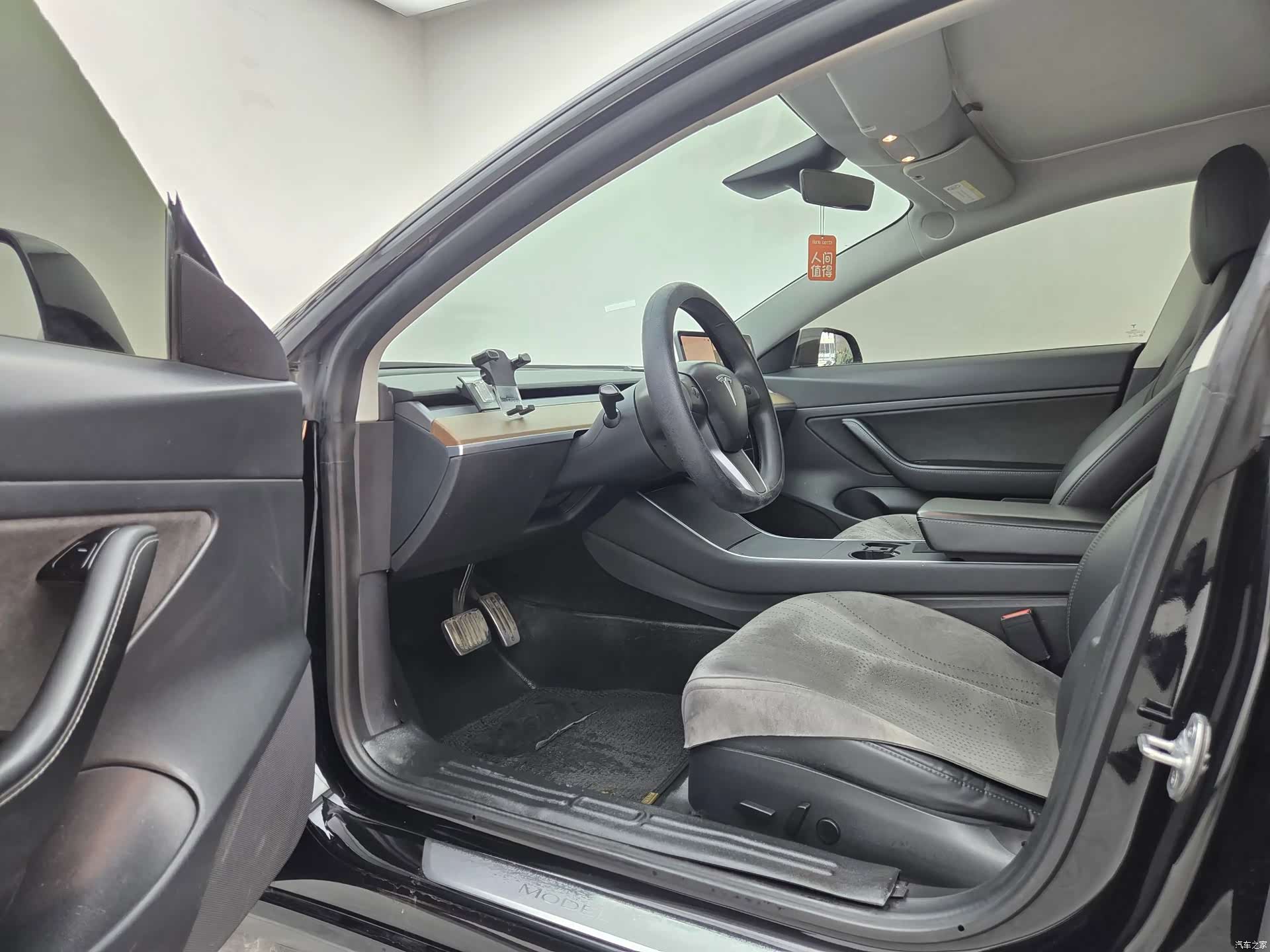 Tesla Model 3, 2020 7