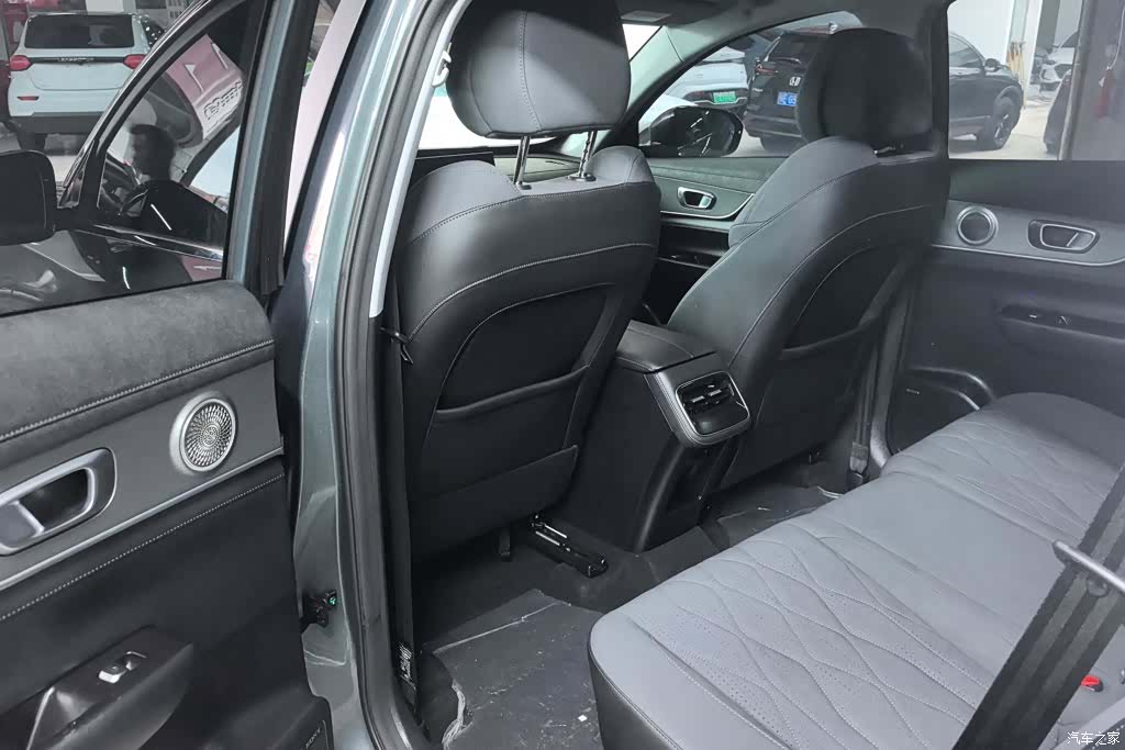 Chery Tiggo 8 Plus, 2025 10