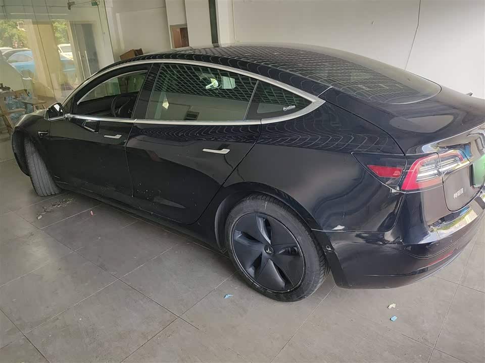 Tesla Model 3 Tesla Model 3