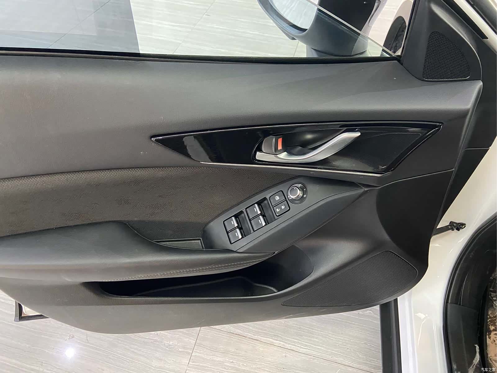 Mazda CX-4, 2023 16
