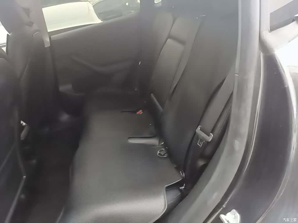 Tesla Model Y, 2024 17