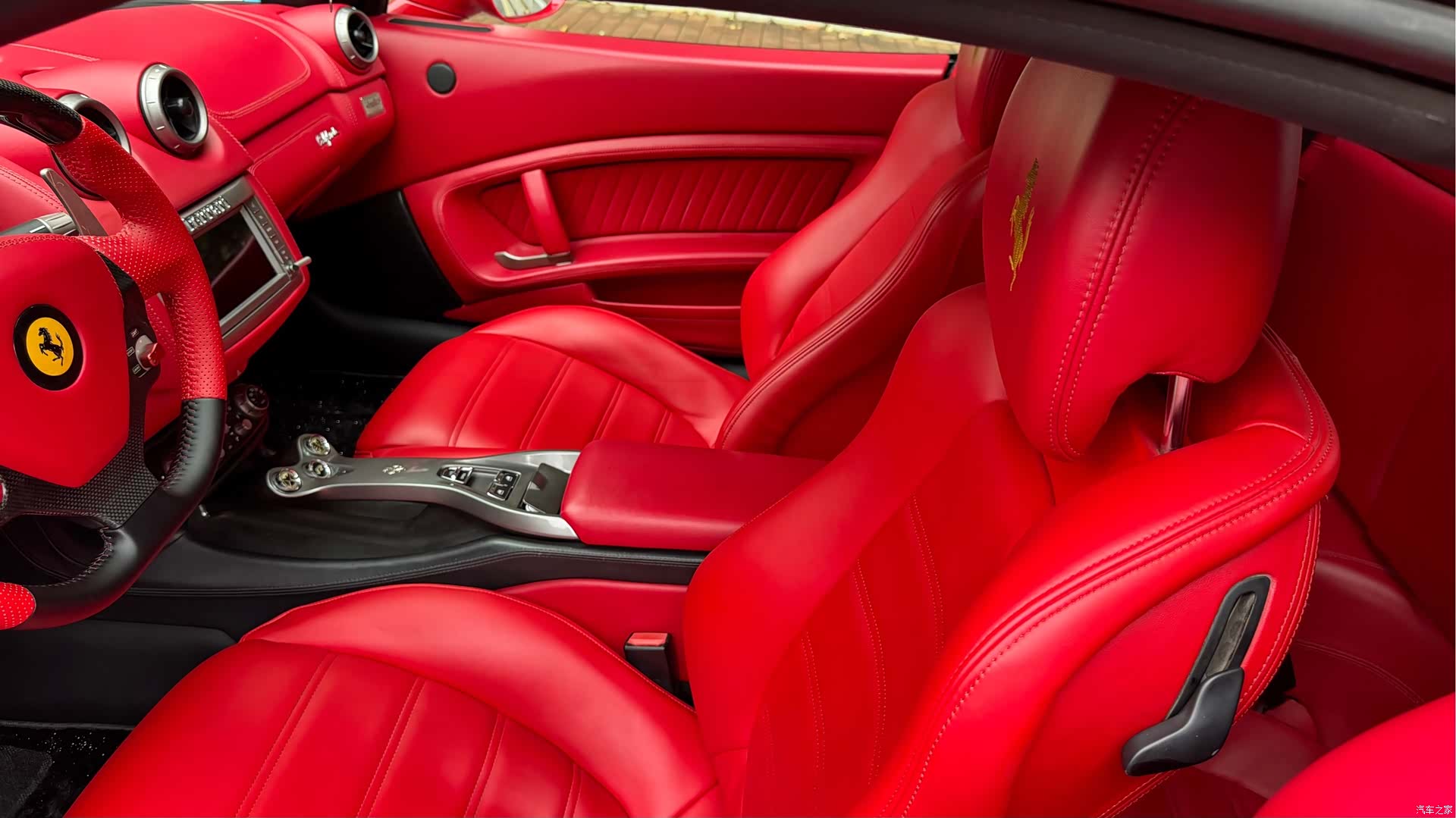 Ferrari California, 2011 9