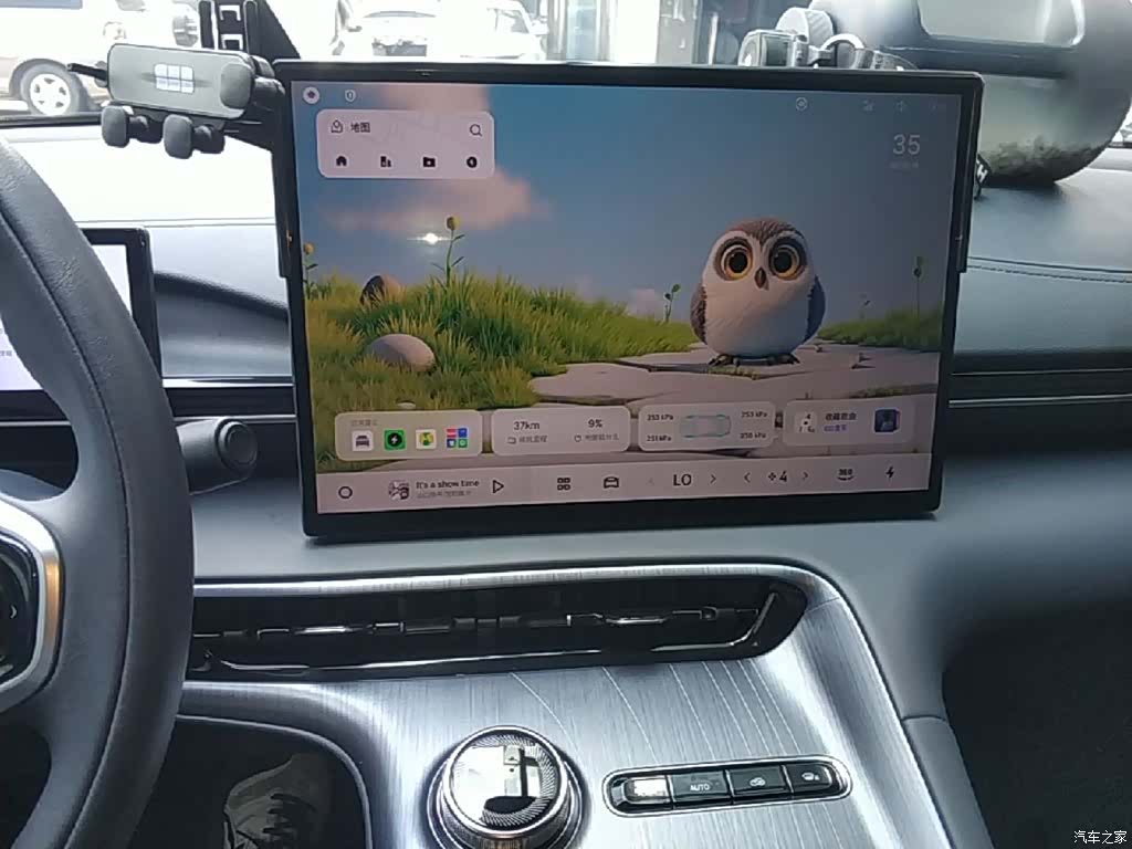 Geely Galaxy E5, 2025 13