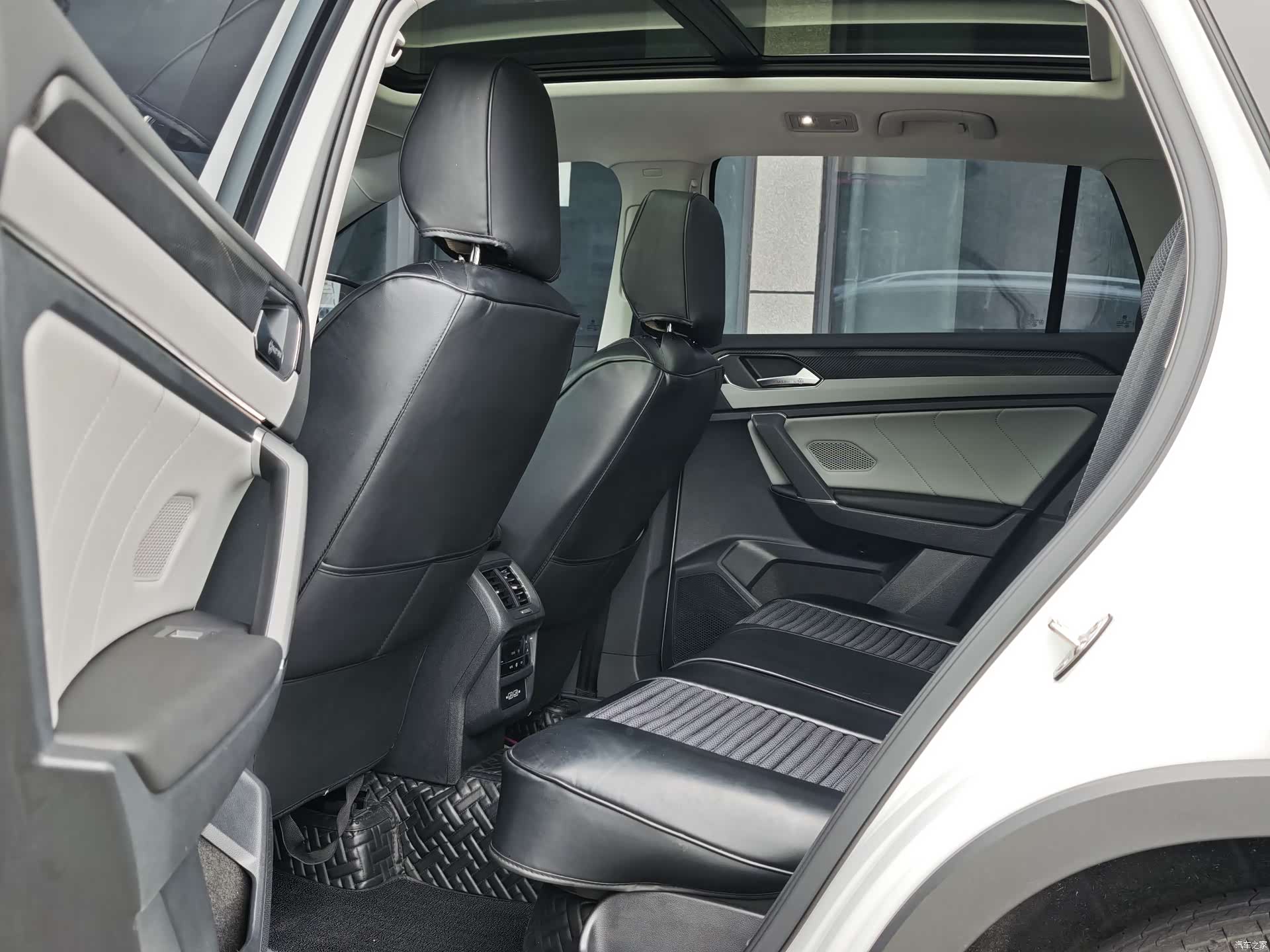 Volkswagen Tayron, 2023 все фото