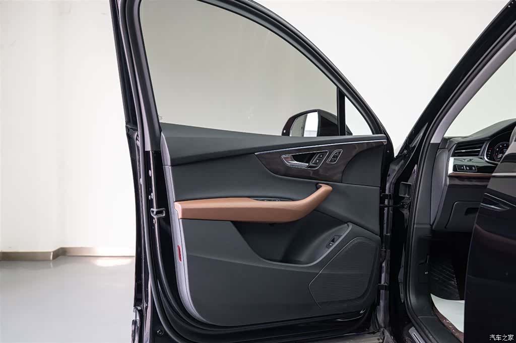 Audi Q7, 2020 9