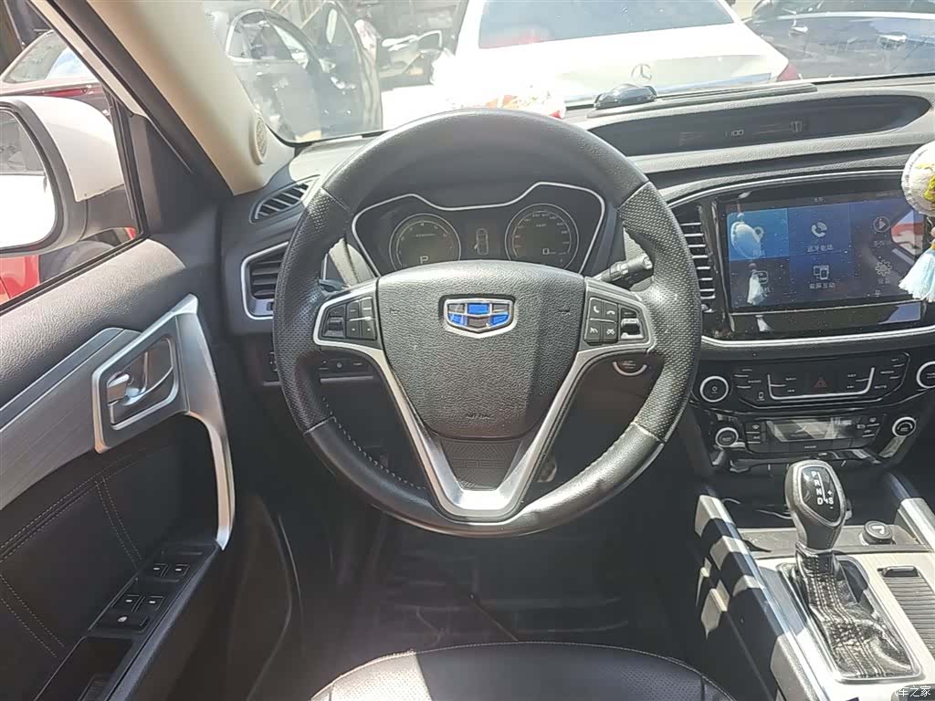 Geely X6, 2017 11