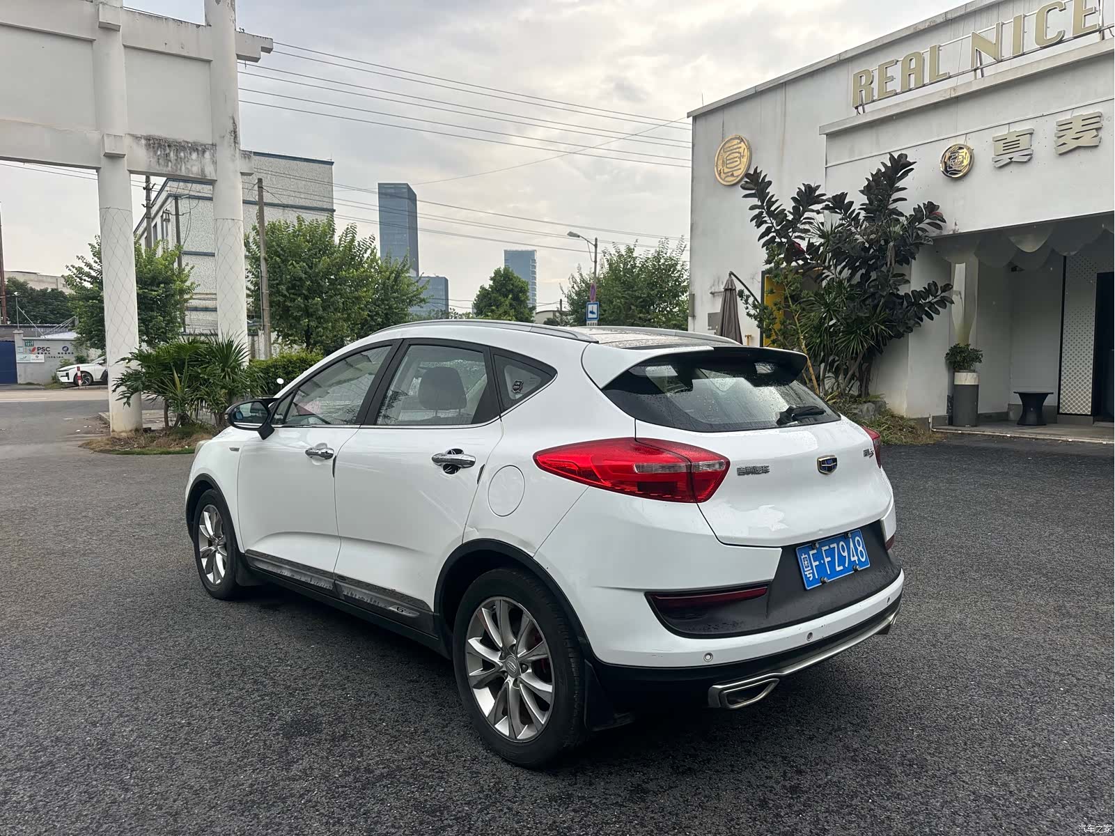 Geely Emgrand, 2017 7