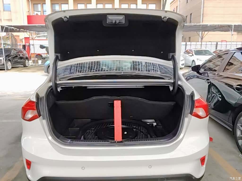 Ford Focus, 2021 19