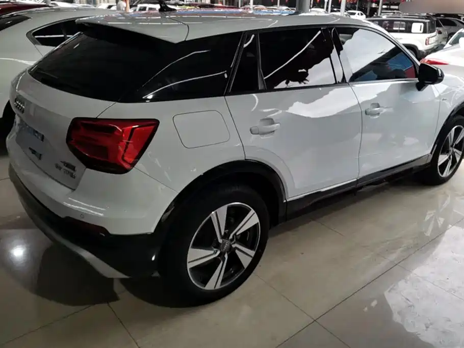 Audi Q2L