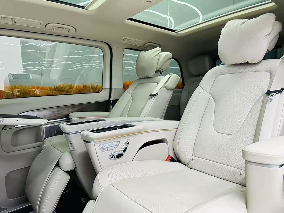 Mercedes-Benz V-class