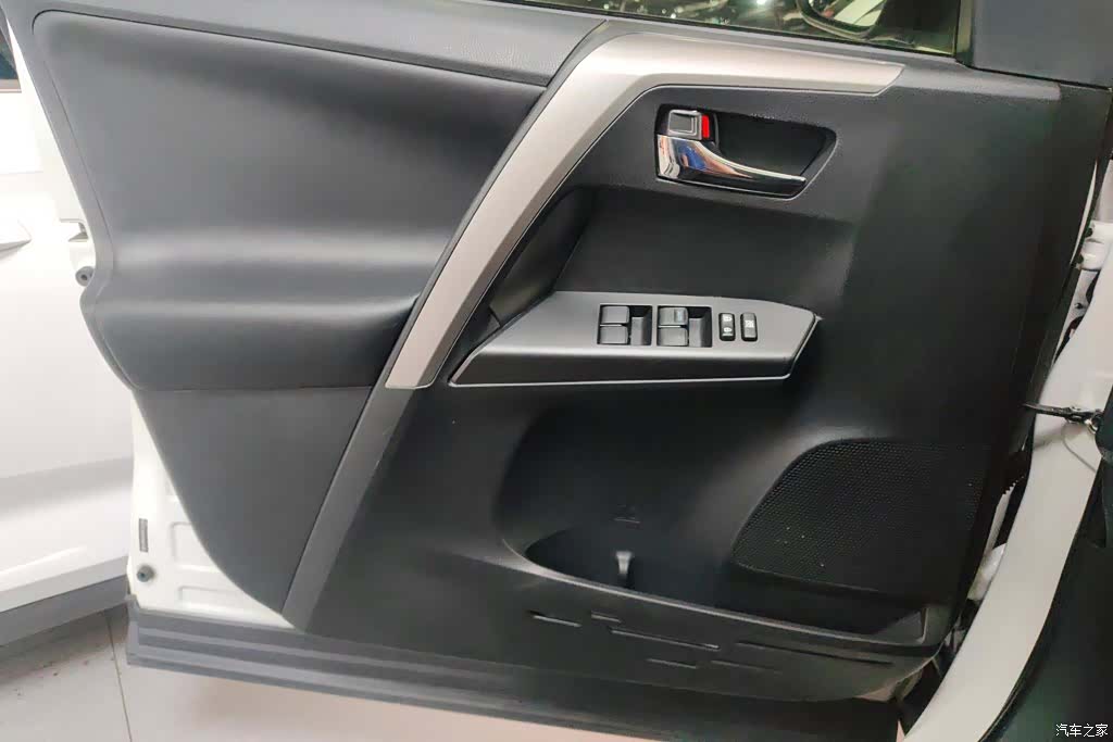 Toyota RAV4, 2019 7