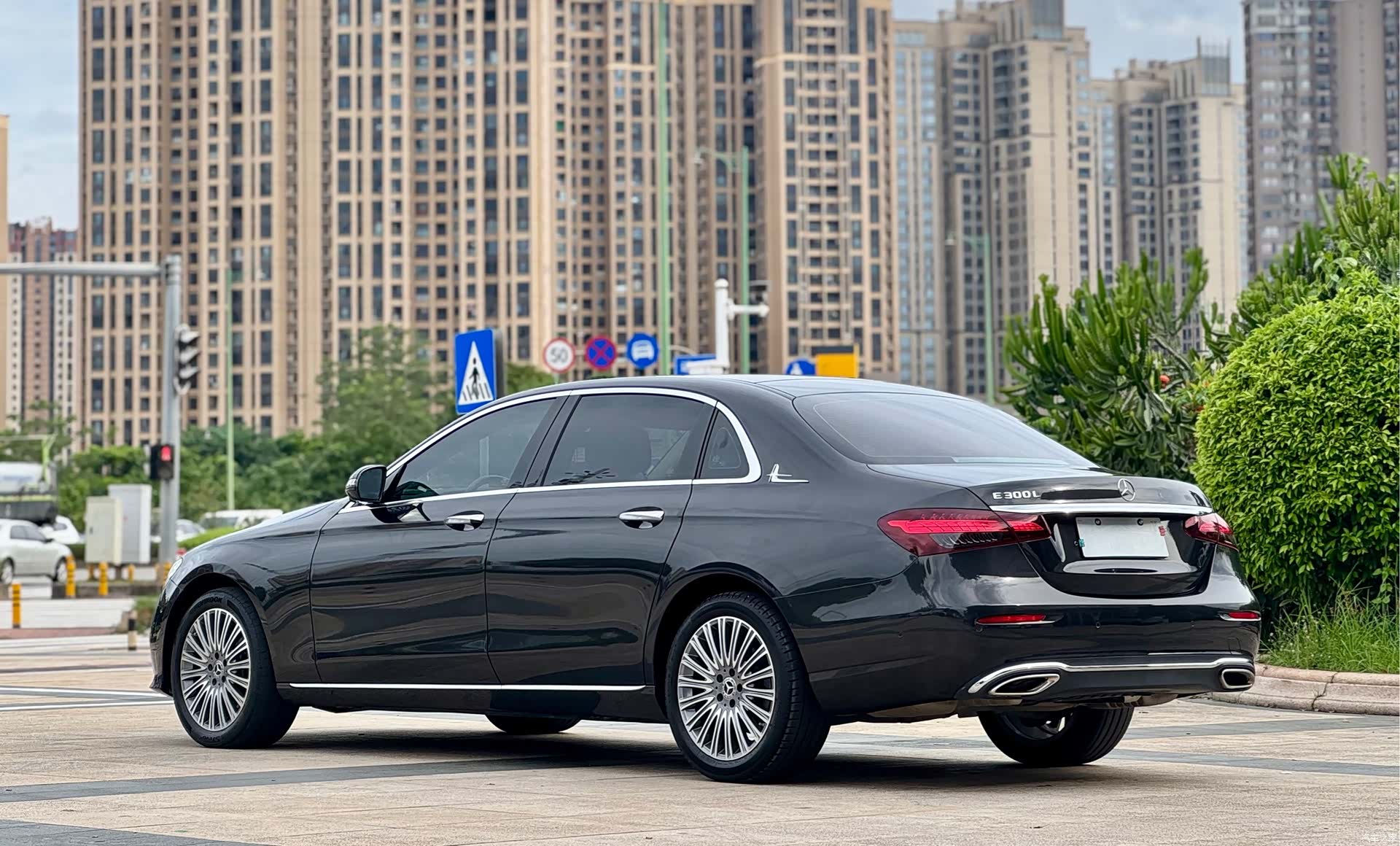 Mercedes-Benz E-Class, 2023 10