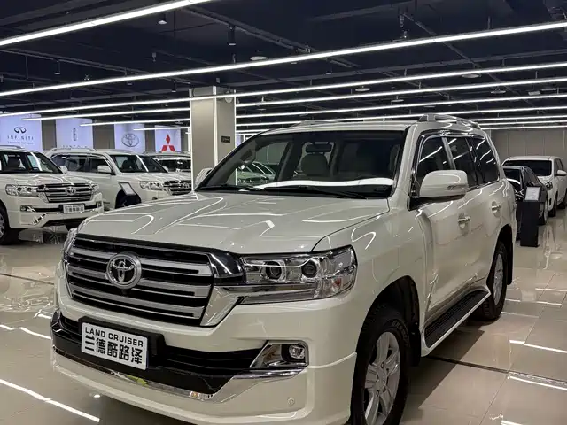 Toyota Land Cruiser 2016 — купить из Китая под заказ