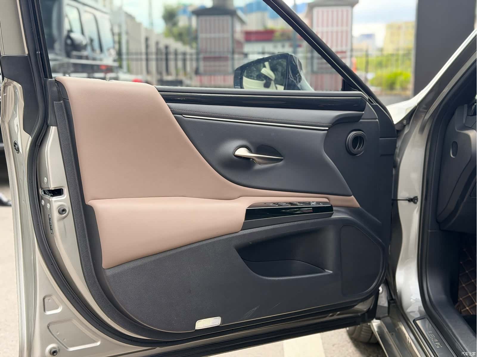 Lexus ES, 2023 12