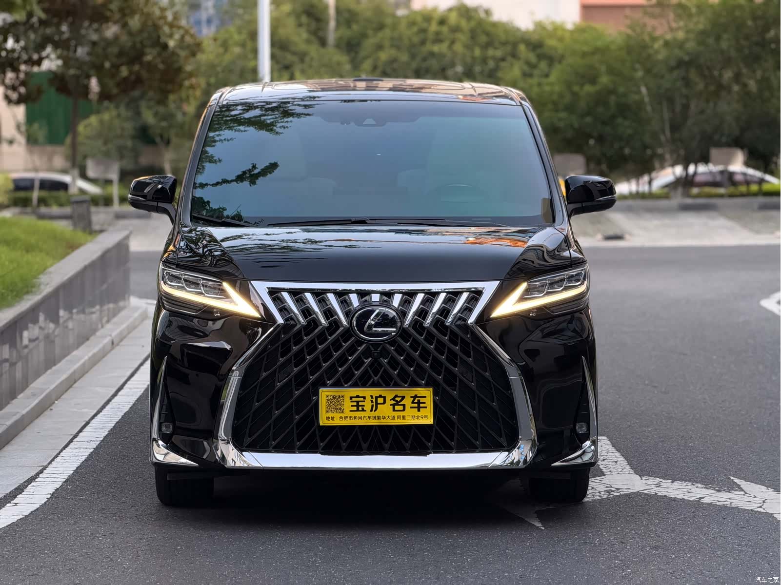 Lexus LM, 2022 2