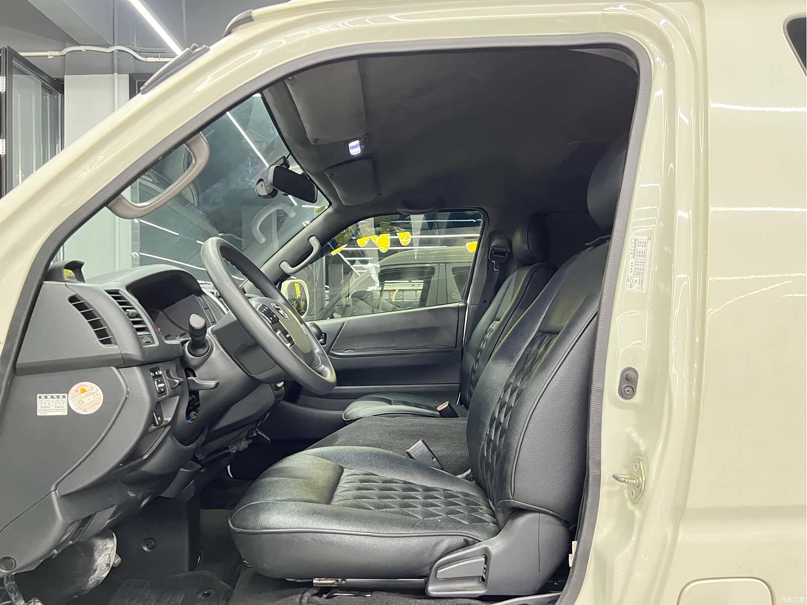 Toyota HiAce, 2016 8