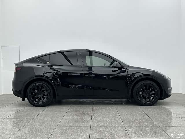 Tesla Model Y, 2022 7